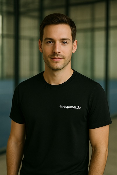 Padel man from AllesPadel.de Padel Pro
